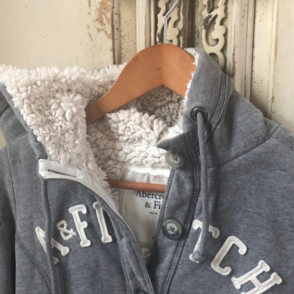 Excellent condition. Button up hoodie - Picture 4 of 5